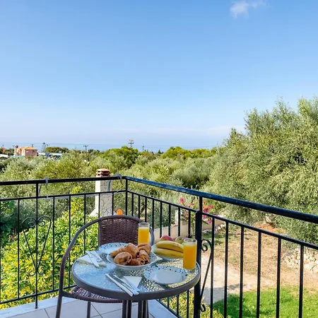 Vista Studios&apartments Svoronata