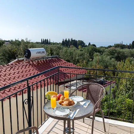 Vista Studios&apartments Svoronata