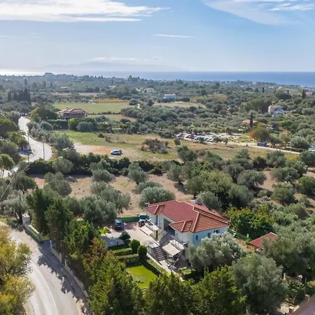 Vista Studios&apartments Svoronata