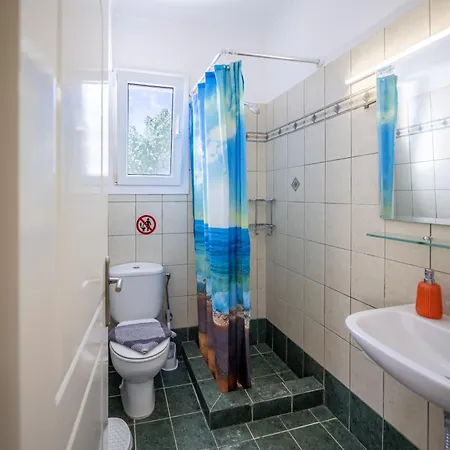 Apartament Vista & *